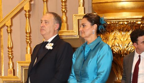  Juan Carlos Olavarri y Ana Ortiz papás del novio.