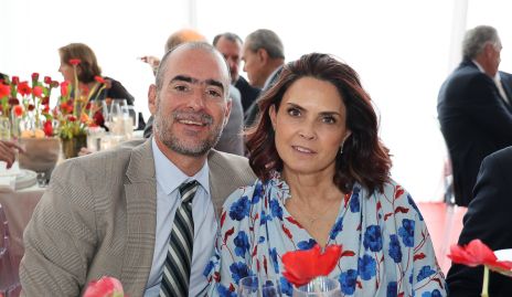  Manuel González y Fernanda Félix.