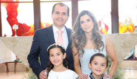  Ricardo Garza, Imelda Martínez, Isabela Garza y Ricardo Garza.