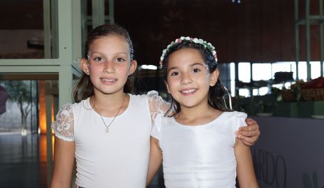  Elena Martínez e Isabela Martínez.