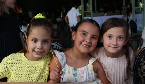  Begoña, Montse y Sofía.