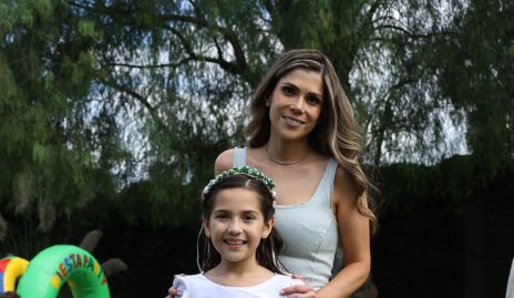  Imelda Martínez e Isabela Garza Martínez.