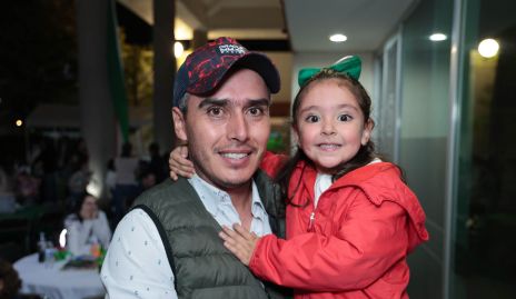  Xavier Azcárate con su hija.