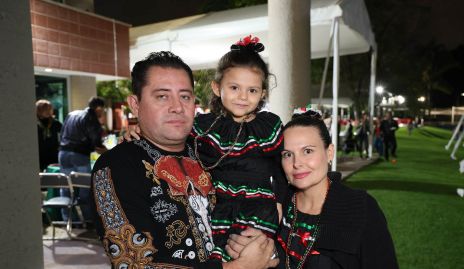  Enrique Ocejo, Marcelita Ocejo y Marcela González.