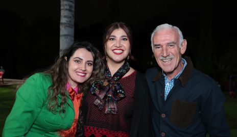  Marcela Zapata, Jazmín Sánchez y Alejandro Zapata.
