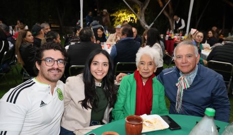  Daniel Hernández, Daniela Humara, Paulina Castillo y Rafael Humara.