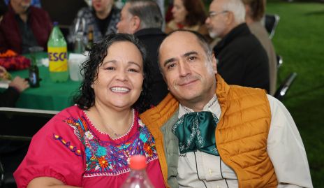  Lili Viviesca y Adrián González.