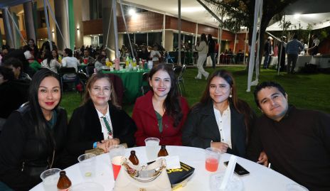  Karina, Yolanda Flores, Belén Castorena, Verónica Ávila y Jorge Carrera.