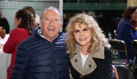  Javier Meade y Velia Hervert.