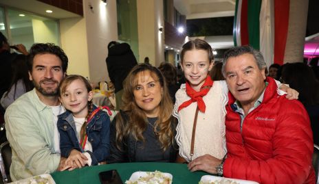  Luis Gerardo Ortuño, Bárbara Ortuño, Ana Lilia Von Der Meden, Catalina y Luis Gerardo Ortuño.