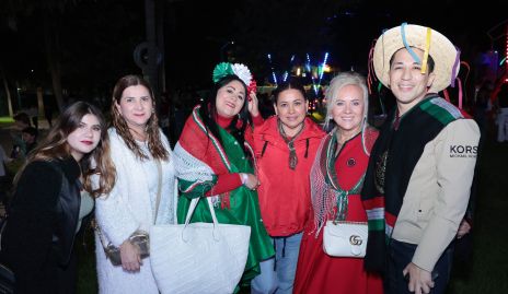  Ivana Flores, Deyanira Guajardo, Rosa Chávez, Dolores Chávez, Mariela y Christian Chávez.