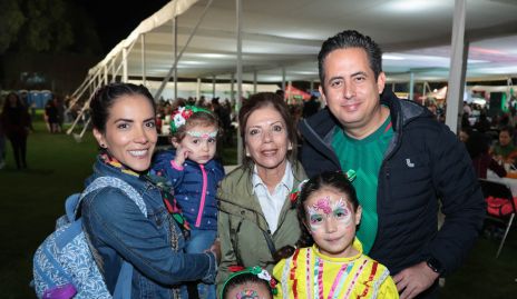 Daniela Barrera, María Arriaga, Santina Rodríguez, Juan Silva, Ana Arriaga y Elena Silva.