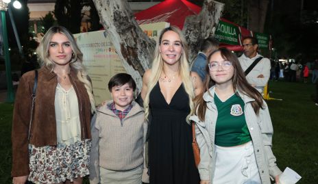  Valentina Gordoa, Liam González, Carolina González y Marieta Ortiz.