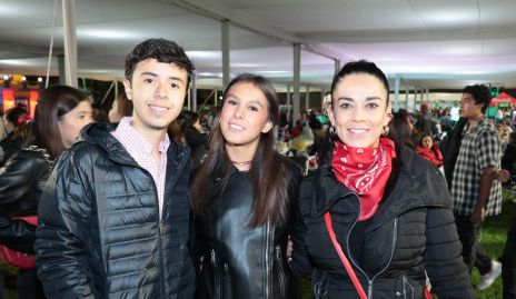  Antonio Rocha, Montse Armendáriz y Marcela López.