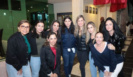  Diana Martins, Karla Palacios, Daniela Moreiro, Elizabeth García, Sofía Grijalva, Vero Barbeiro, Gaby Hernán, Maru Muñiz y Patricia González.