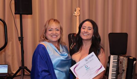  Adriana Arango y Lety Zavala.