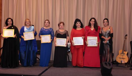  Mónica Rivera, Adriana Anguiano, Fabiola Mejorado, Gladys López, Leticia Flores, Adriana Díaz e Ivette Larrea.