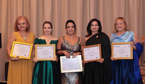  Mariel Mora, Hassibe Rodríguez, Ivette Larrea, Mónica Rivera y Adriana Anguiano.