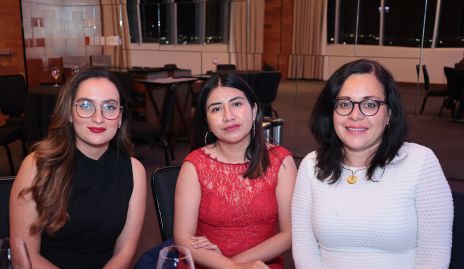  Catia Rodríguez, Romí Granados y Lupita Brianos.