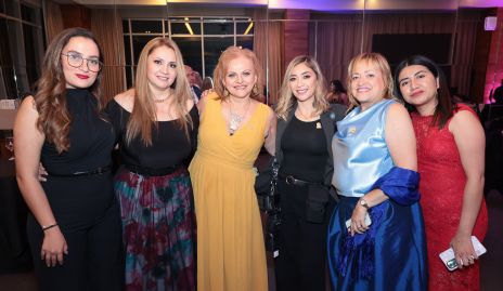  Lupita Brianos, Verónica Castillo, Mariel Mora, Fátima Ipiña, Adriana Anguiano y Romí Granados.