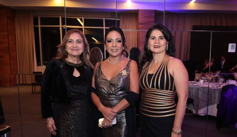  Elsa Arias, Ivette Larrea e Izanami Viera.