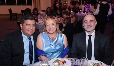  Ernesto Elizondo, Adriana Arango y Limar Mariel.