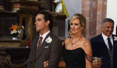  Alejandro Mena con su mamá.