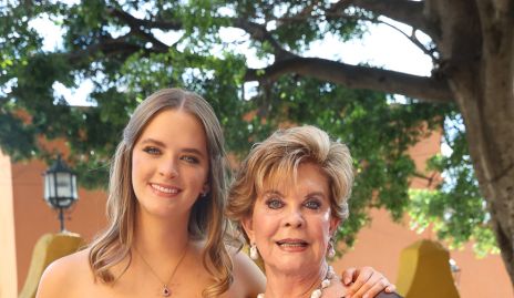  Valentina Mena y Helen Montes de Oca.
