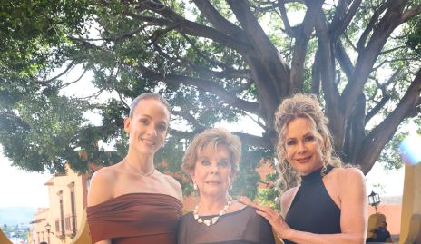  Fiorella, Helen Montes de Oca y Karen.