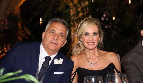 Los papás del novio.