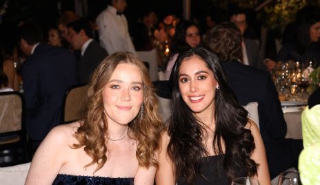  Mari Carmen Mendizábal y Daniela Monzón.