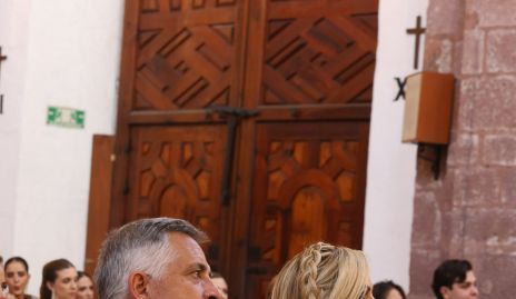  Los papás del novio.