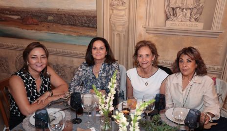  Marta Rangel, Mari Meade, Caridad Rangel y Gaby Enríquez.