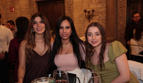  Ana Sofía Muñiz, Maya Cardona y Ale Palau.