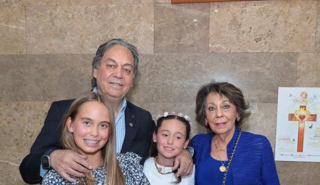  Hanni Torres, Carlos Torres, Alika Torres y Tatina Rodríguez.