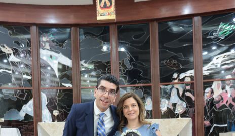  César Tobías y Magdalena Alderete con su ahijada Inés García.