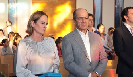  Rocío Gómez y Elías Abud, padrinos de Alika.