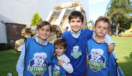  Santiago, Jerónimo, Juan Carlos y Patricio.