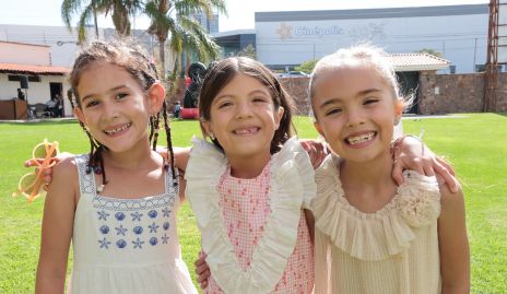  Natalia Del Valle, Victoria Ruiz y Marietta Valle.