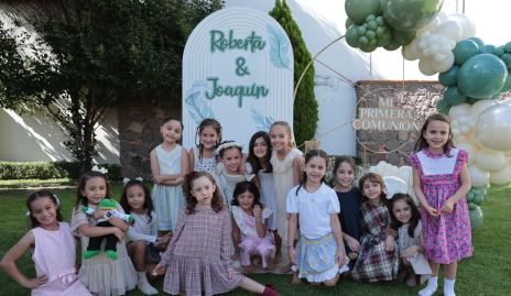  Roberta con sus amigas.