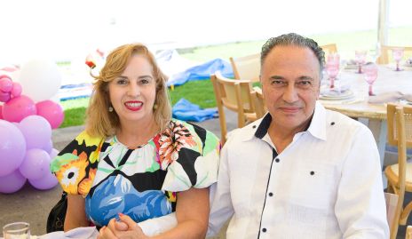  Laura Mónica y Carlos Hernández.