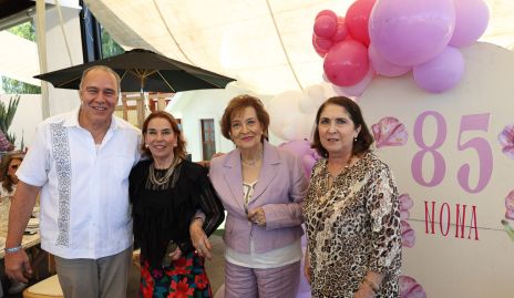  Ricardo Hernández, Bicha Berrones, Nona Berrones y Alicia Hernández.