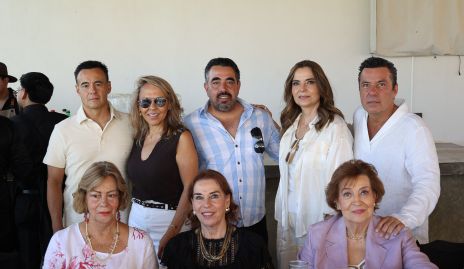  Álvaro Sánchez, Alma Durón, Víctor Carranda, Fernanda Lozano, David Lozano, Chela Berrones, Bicha Berrones y Nona Berrones.