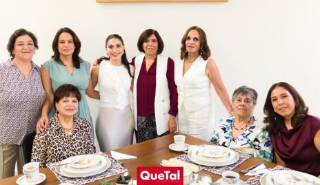  Rebeca Pérez, Keta de la Torre, Andrea de la Torre, Sofía Padilla, Pilar Ayala, Consuelo Ayala y Mónica Ayala.