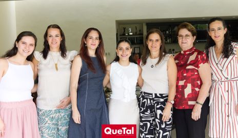  Sofía Quintanar, Sonia Reynoso, Claudia Reynoso, Sofía Padilla, Griselda Reynoso, Mercedes Franco y Marcela Reynoso.