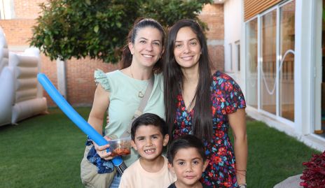  Fernanda Muñiz, Santiago Torres, María Torres y José María Torres.