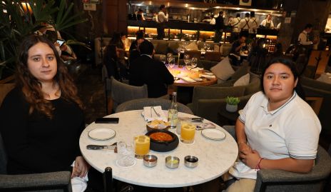  Yatseni Salmén y Mayra Romero.
