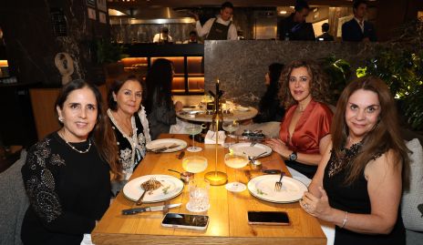  Griselda Ruiz, Patricia Martínez, Carla Chalita y Silvia Silva.