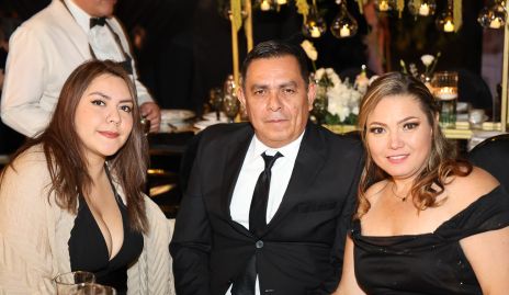 Jessica Acosta, Luis Acosta y Claudia Falcón.