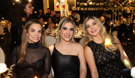  Arlette Robles, Daniela Jonguitud y Samantha Portales.
